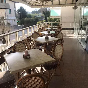 Riviera Hotel